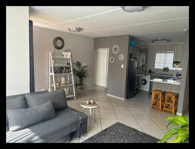 3 BEDROOM TOWNHOUSE FOR SALE IN RAVENSWOOD